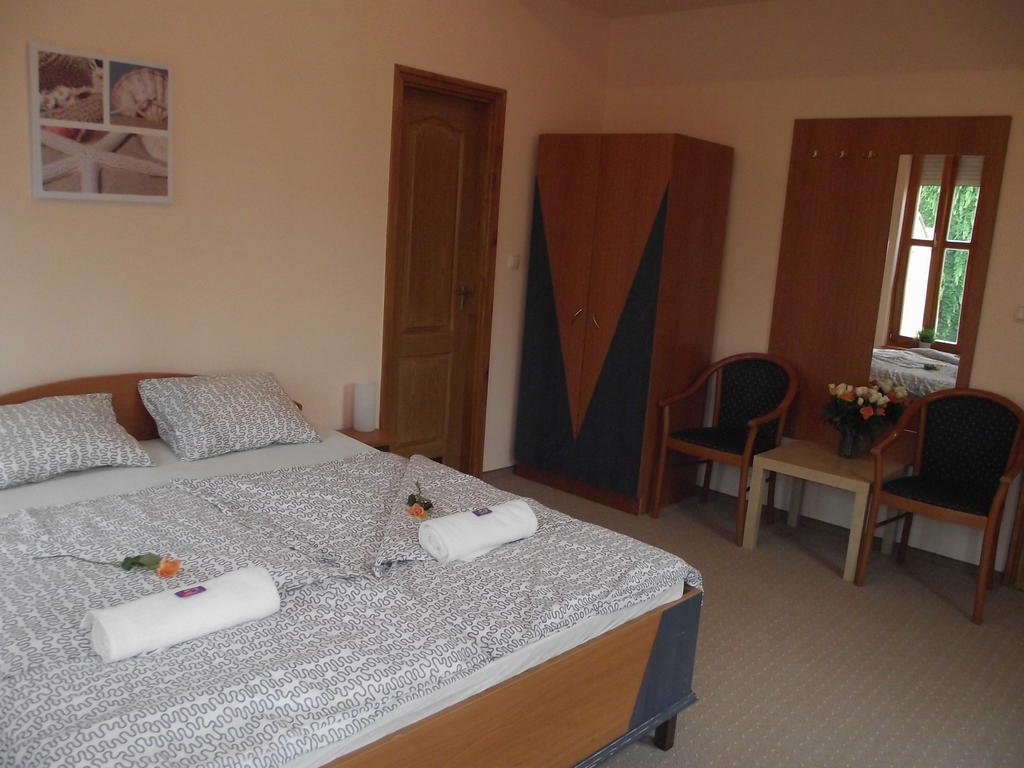 Mediterran Vendeghaz Kecskemet Room photo